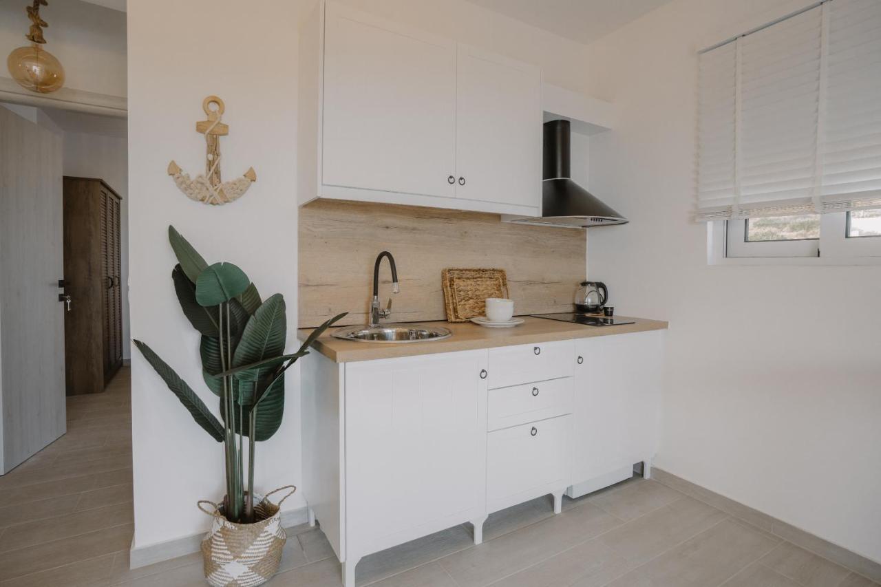 Miramar Karystos Aparthotel Buitenkant foto